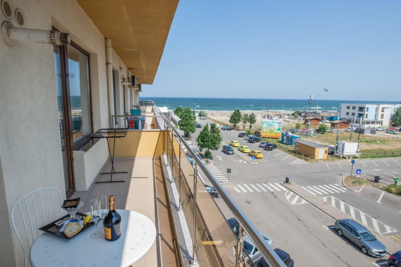 Summerland Happy Blue Apartments Mamaia Exterior photo