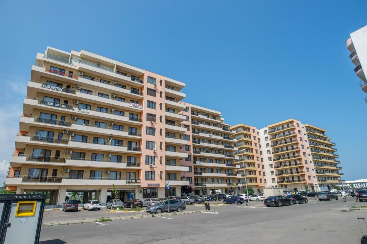 Summerland Happy Blue Apartments Mamaia Exterior photo